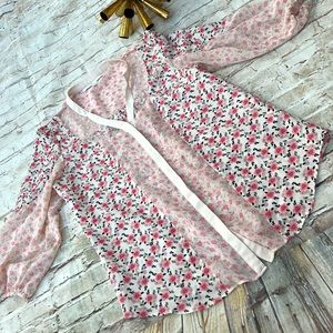 Lauren Conrad tiny flowers 🌸 & Lace